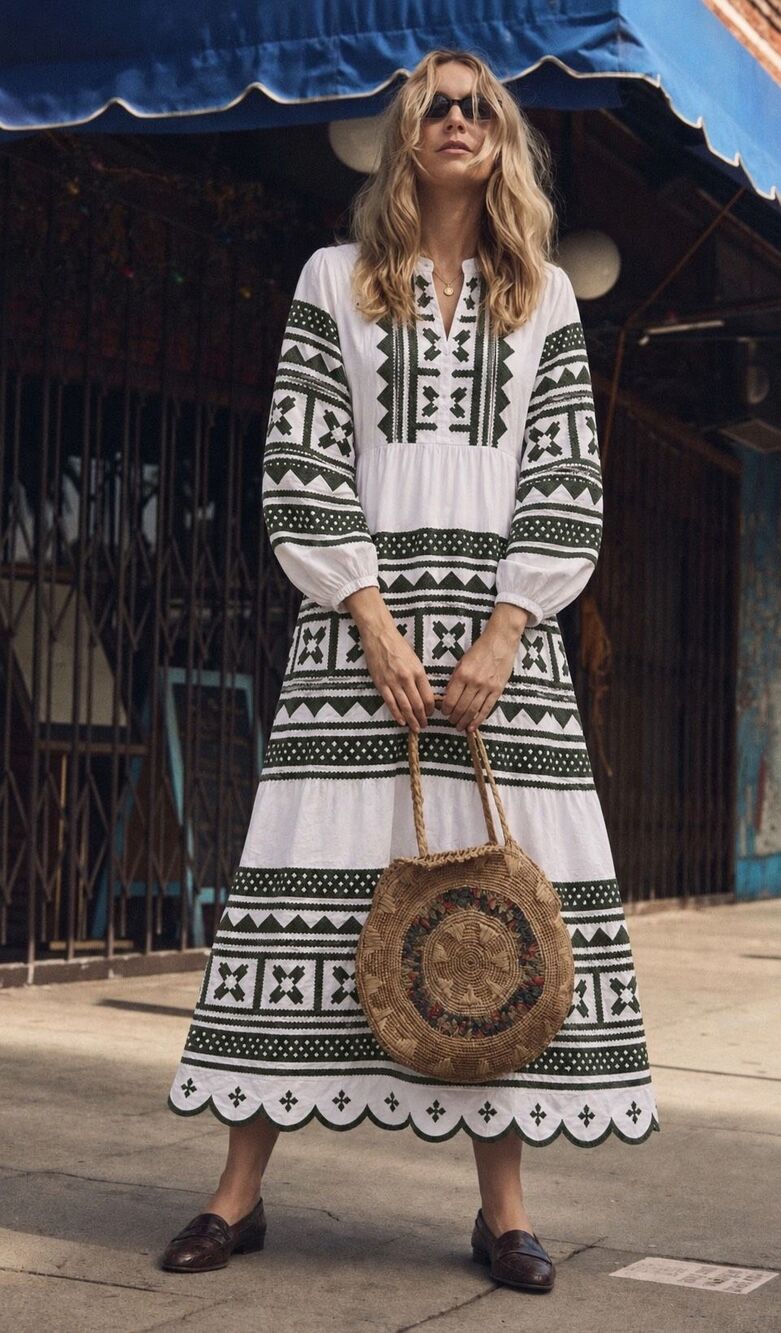 NWT Julia Amory White Green Embroidered Scalloped Hem Caftan Maxi Dress, XS $298